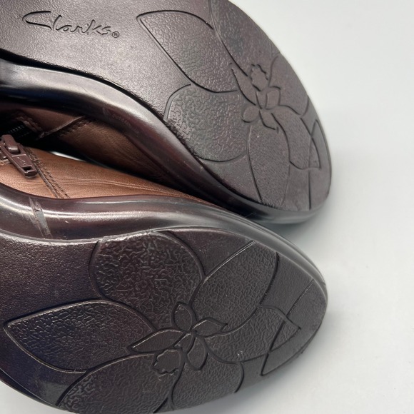 Clarks Brown Leather Cap Toe Ankle Boots Ring Detail 80834 Womens 9N - Picture 8 of 8